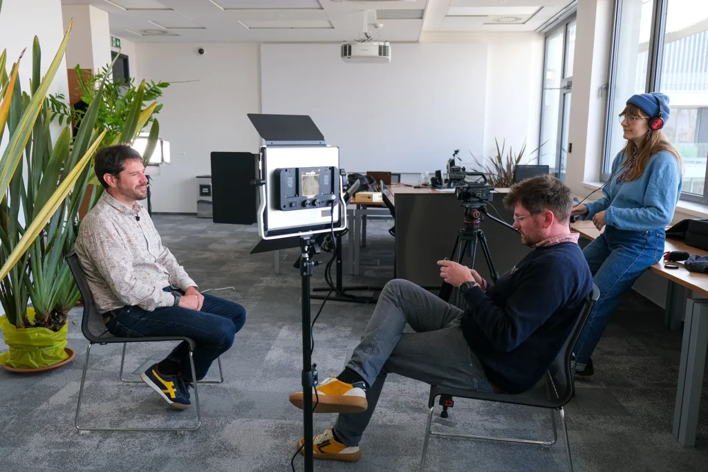 interview-bc Videoprofis führen eine Interview